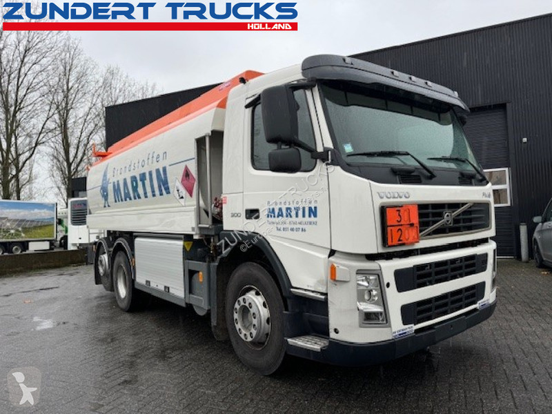 Camion Volvo 300 6X2 TANKWAGEN 4 COMP 18000 LITER
