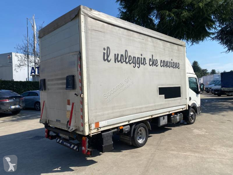 Camión Nissan