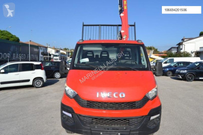 Con volquete Iveco