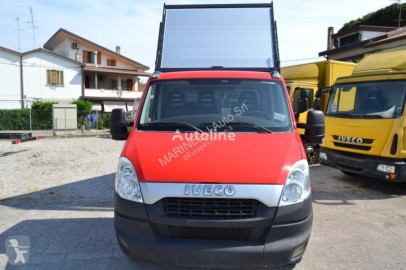 Con volquete Iveco