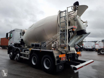Camion Mercedes Arocs 3751