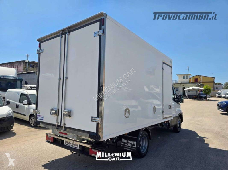 Kamion Iveco 35-15 CELLA 3,90 FRC PARATIA