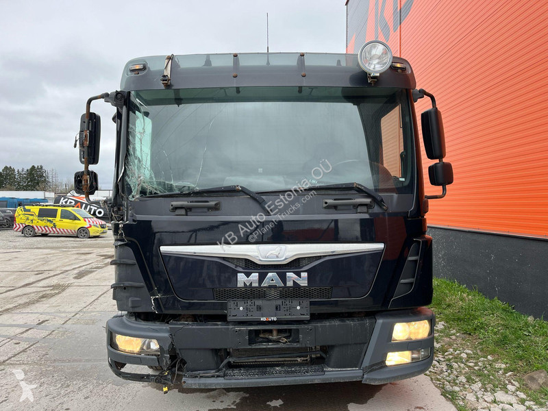 Lastbil MAN 8.180 4x2 CAB DAMAGE ! / Fassi F28...