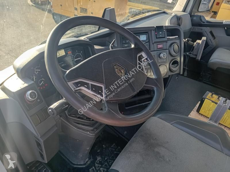 Vrachtwagen Renault 380 Gamme C