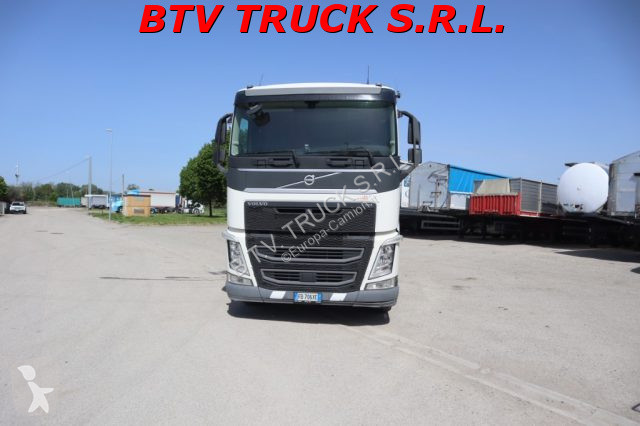 Kamion Volvo 460
