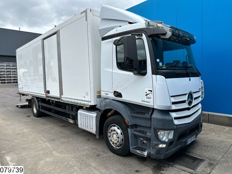 Kamion Mercedes 1842 EURO 6, Dhollandia