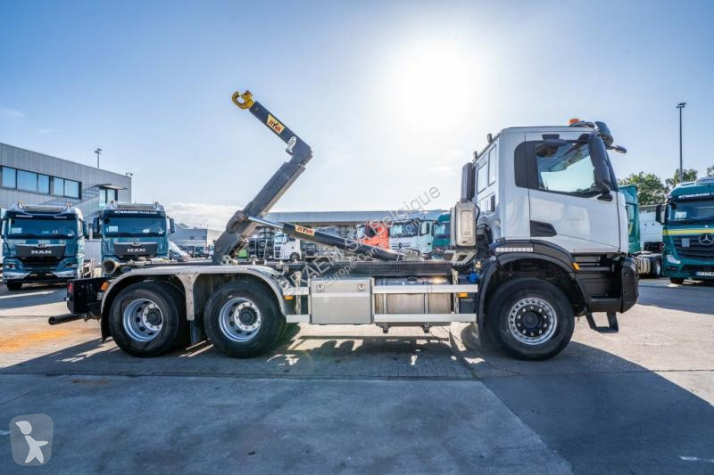 Vrachtwagen Iveco 460 - HYVA - 91000 KM