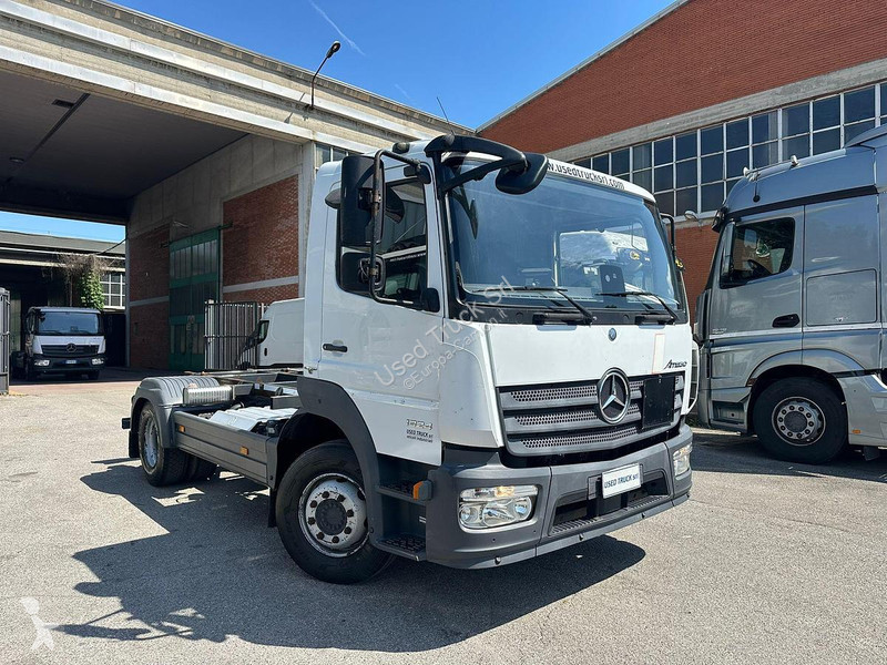 Kamion Mercedes 13.23