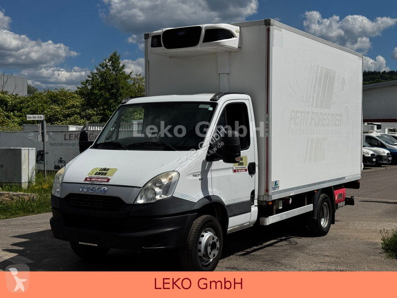 شاحنة Iveco 70C17 Mit Carrier Pulsor 600 Mt