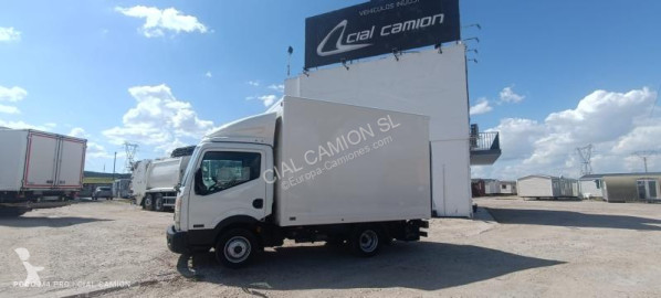 Camion fourgon Nissan