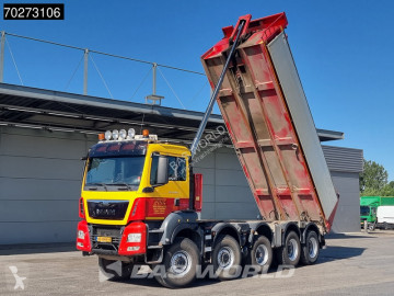Camion benne MAN