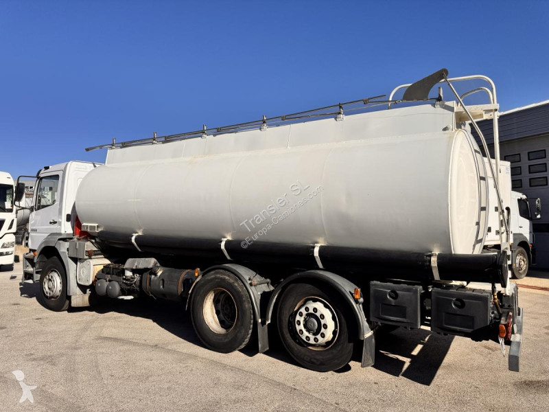 Kamion Mercedes 2528