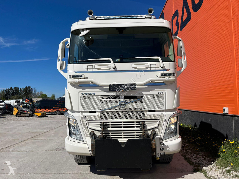 Kamion Volvo 8x4 RETARDER / TANDEM AXLE LIFT /...