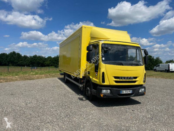 Camion fourgon paroi rigide repliable Iveco
