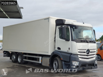 Camion fourgon Mercedes