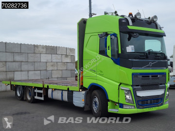 Camión plataforma Volvo