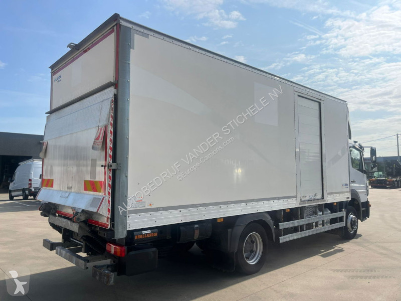 Kamion Mercedes 1218