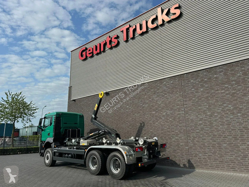 Kamion MAN TGS 6X6 HYVA LIFT 26-55-S HAAKARM /...