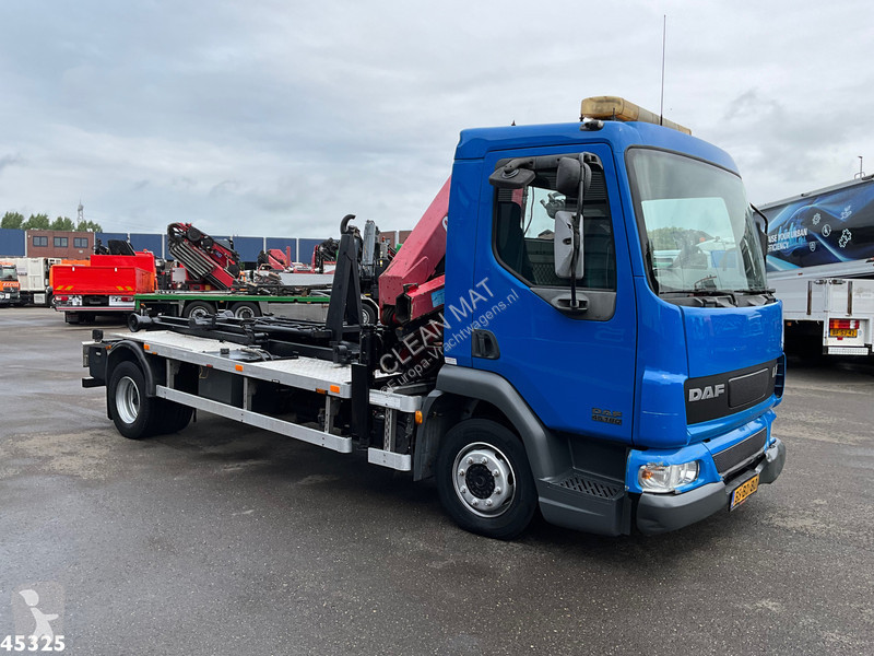 Camión DAF LF 180 HMF 7 Tonmeter laadkraan