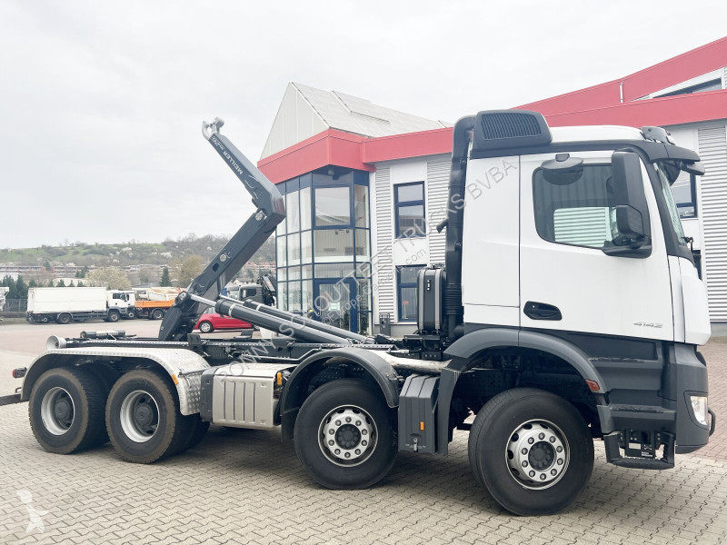 Kamion Mercedes Arocs 4142/48 8x4/4 Arocs...