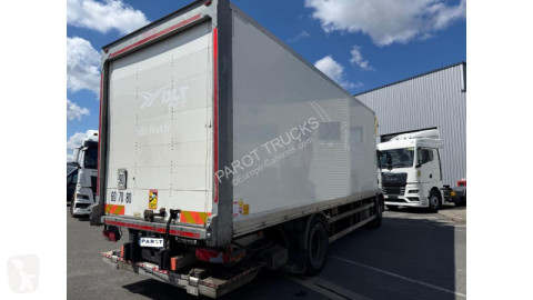 Camion fourgon MAN
