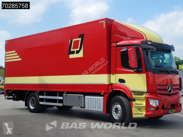 Camion fourgon Mercedes