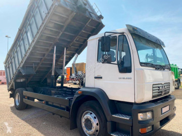 Camion benne MAN