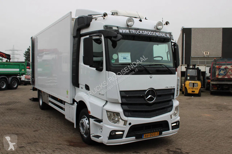 Kamion Mercedes 2027 + EURO 6 + 19T