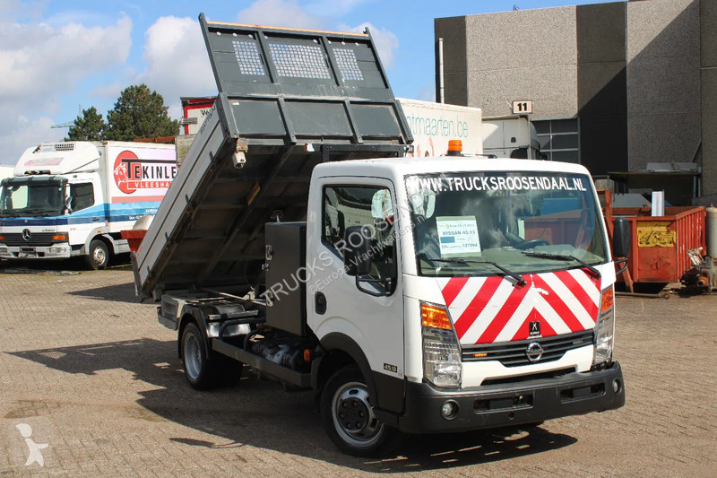 Camion Nissan 45.13 + EURO 4 + KIPPER + ANUAL