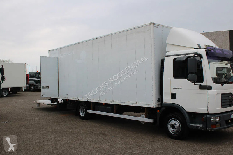 Kamion MAN 12.210 + LIFT + MANUAL