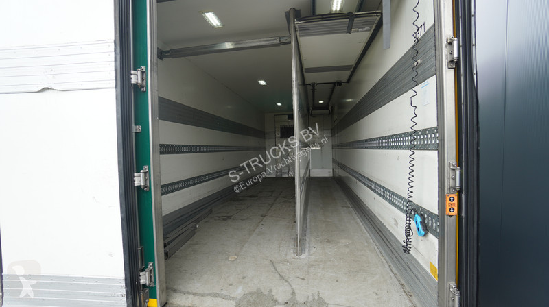 Camión DAF 250 4X2 FRIGO TRUCK WITH CARRIER