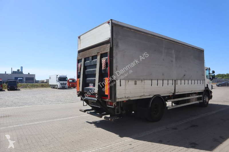 Kamion Scania P -230 Curtainsider/Plane/Gardin