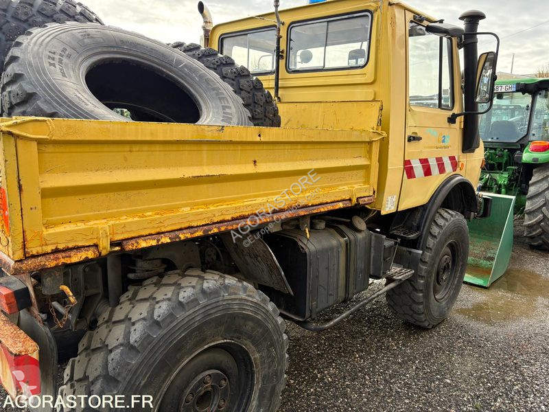 Camion Mercedes UNIMOG