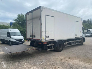 Camion frigo multi température Iveco