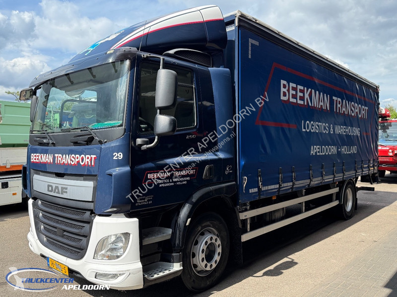 Camion DAF 250 FA Euro 6, Sliding roof
