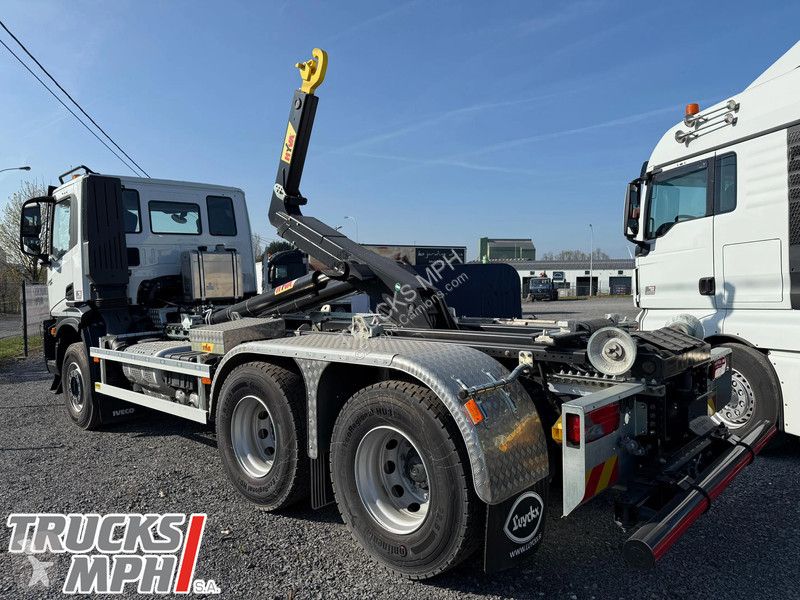 Camion Iveco AD300T48 HYVALIFT 20...