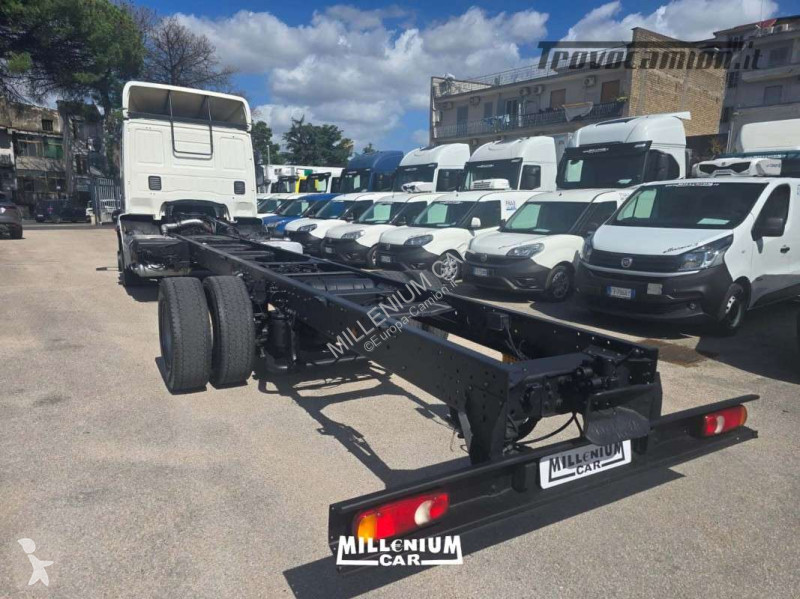 Kamion Iveco 160E32 TELAIO EURO 6