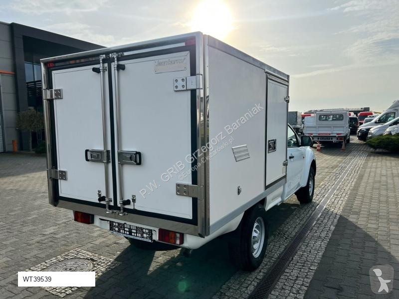 Véhicule utilitaire Isuzu Satellite 4X4...