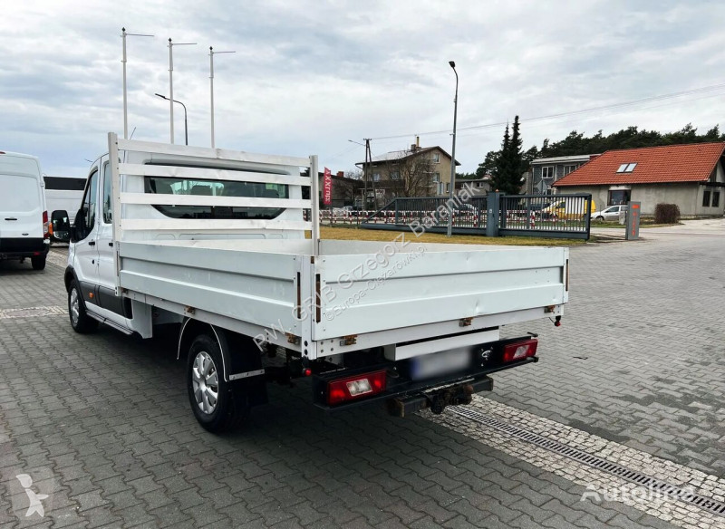 Véhicule utilitaire Ford Doka 7-seaters + Box...