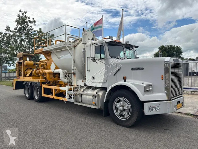 Camion Freightliner 3 AXLE RIGID BODY chassis...