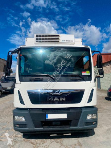 Camion frigo multi température MAN