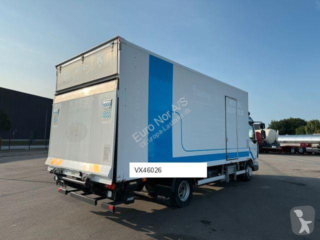 Kamion Renault 220 DXI 4x2 6.0 m Closed box