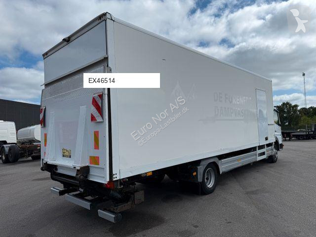 Kamion Mercedes 1218 4x2 Euro 5 8,0 m. koffer