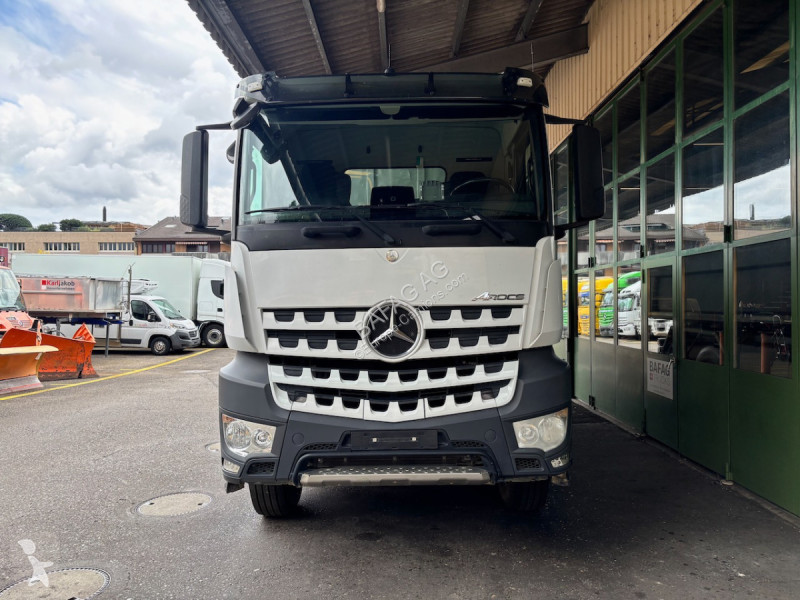 Kamion Mercedes arocs 3251