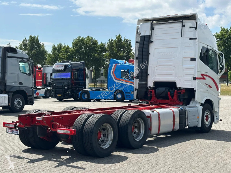 Kamion Volvo 16750 6x4 Globe XL Chassis...