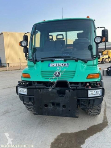 Camion tri-benne Mercedes
