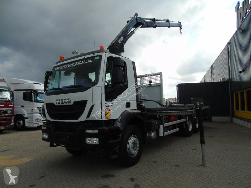 Camión Iveco 360 EEV + HIAB 144B- 2 + 6X4 +...