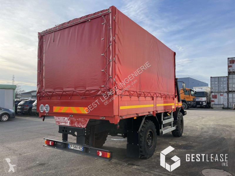 Camion Mercedes UNIMOG 1 L