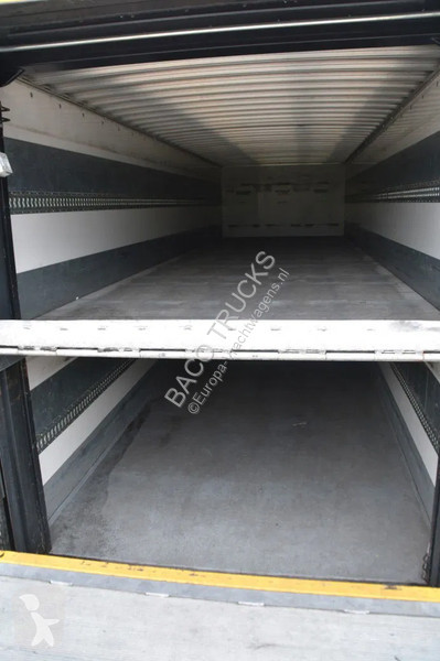 Camion Volvo 280 4x2 + BOX - 163 TKM - AIRCO -...