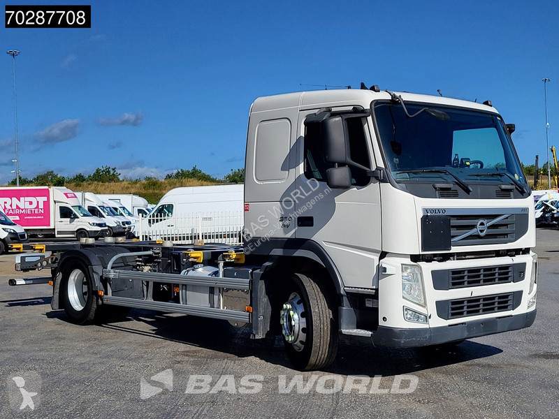 Camion Volvo 330 4X2 4,60m Wheelbase BDF...